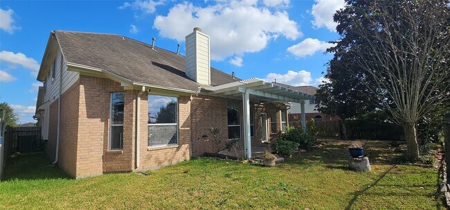 Building Photo - 6926 Sable River Dr