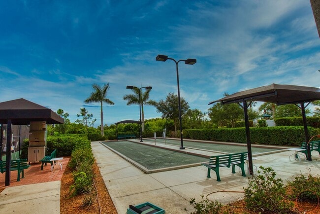 Building Photo - Seasonal Short-Term Sought after Sarasota National (Social Membership) with resort like Amenities!