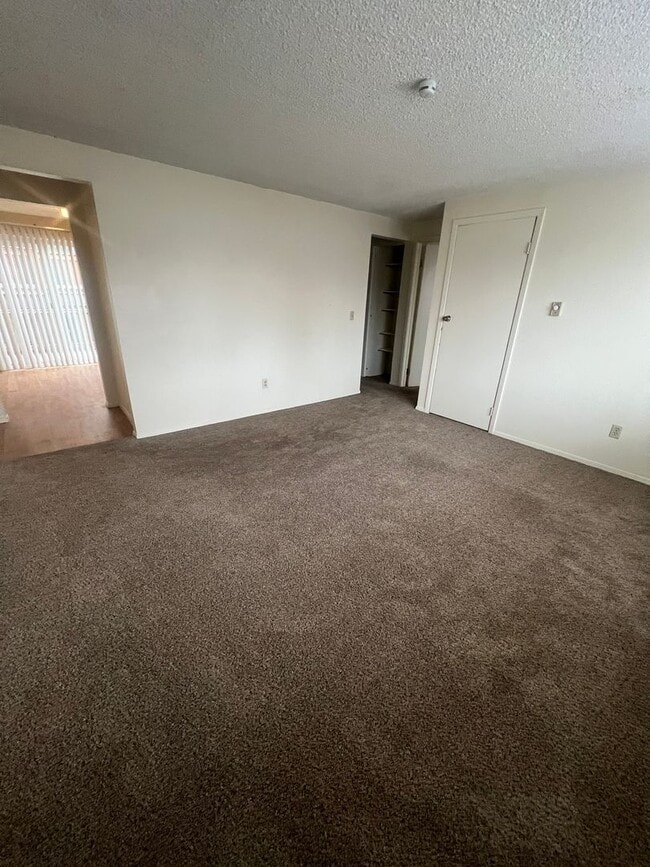 Building Photo - 423 E Dunn St