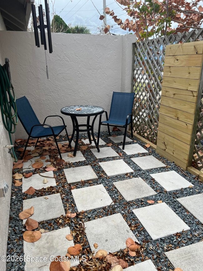 Building Photo - 8154 Ridgewood Ave