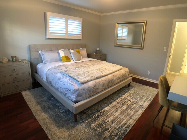 Building Photo - 422 Pacific St