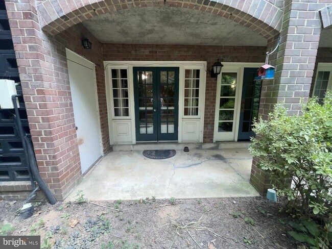 Building Photo - 5904 Bayshire Rd