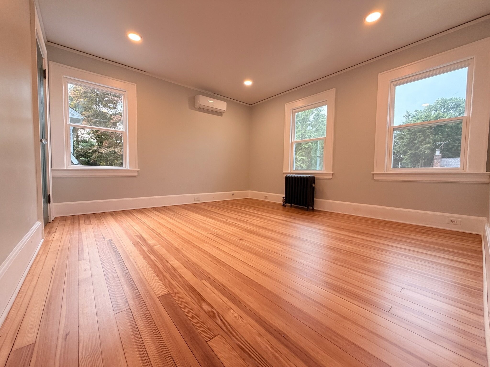 Building Photo - 160 Clairmont Terrace