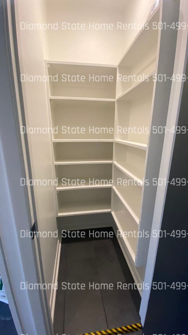 Building Photo - 9601 Labette Dr