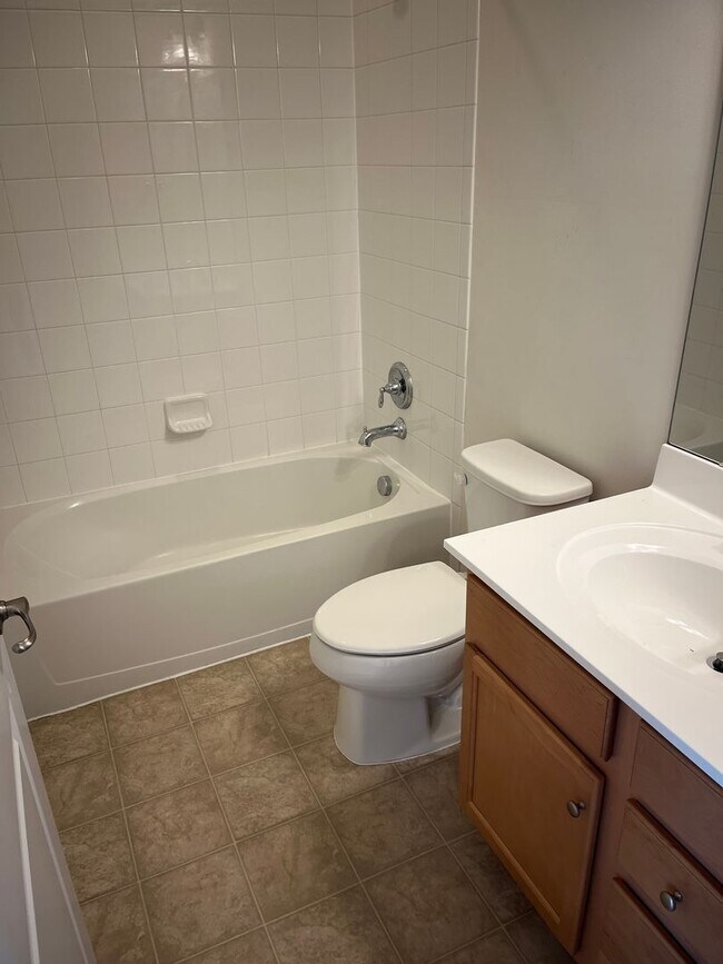 Building Photo - 1253 Elderslie Ln