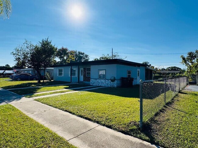 Building Photo - 7024 Moderna Way