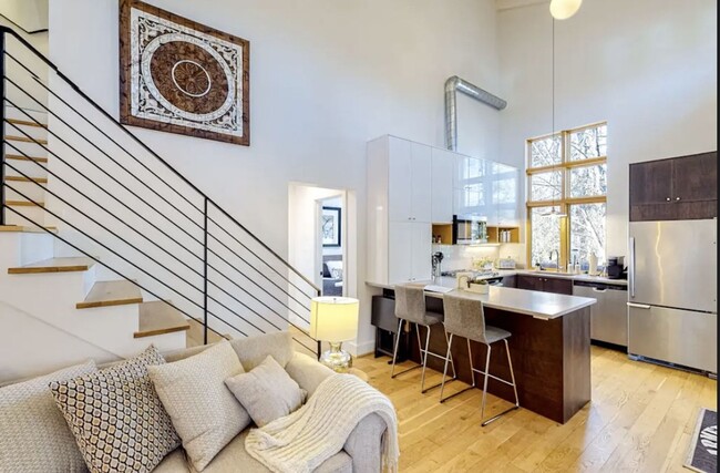 Building Photo - $2,700 - All Utilities Included Modern ADU with Two Bedrooms Townhouse Ready For Lease!