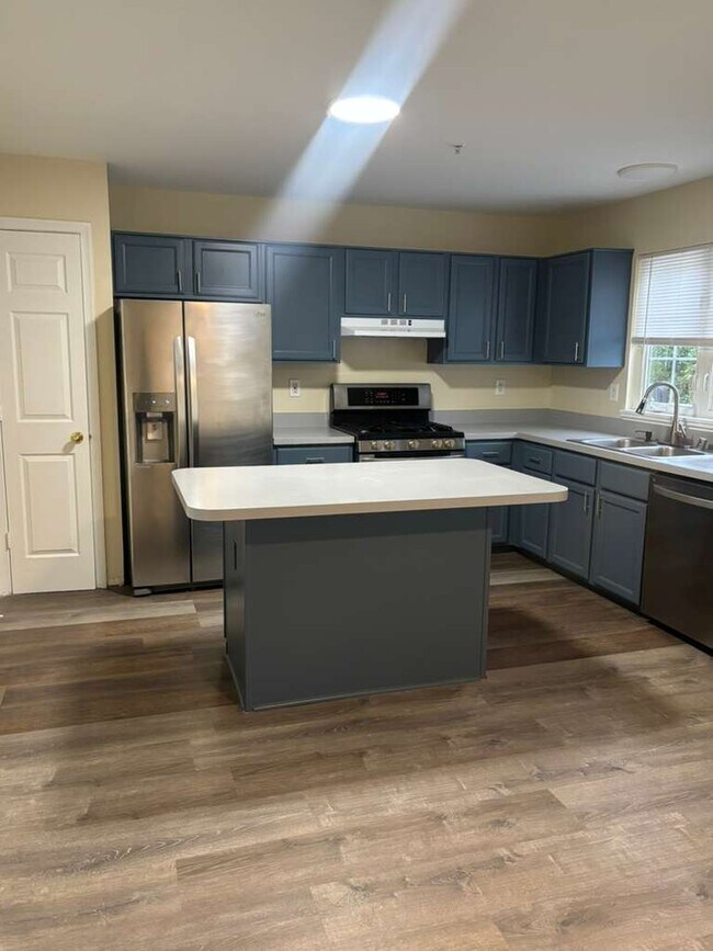 Kitchen 2 - 23 Methwold Ct