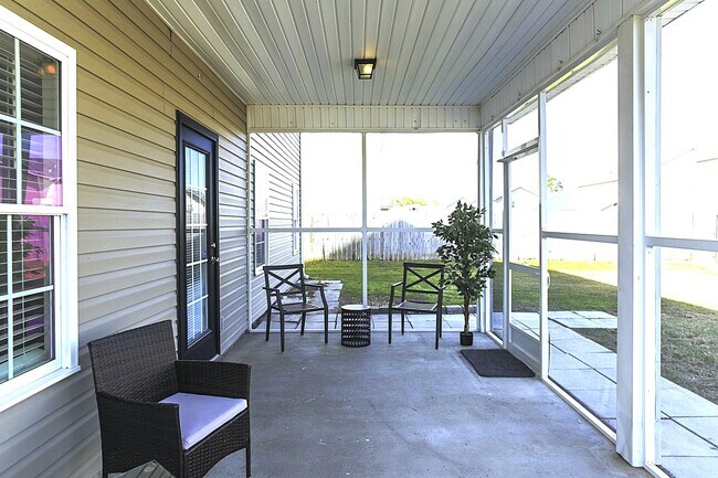 Building Photo - 1430 Evergreen Trl