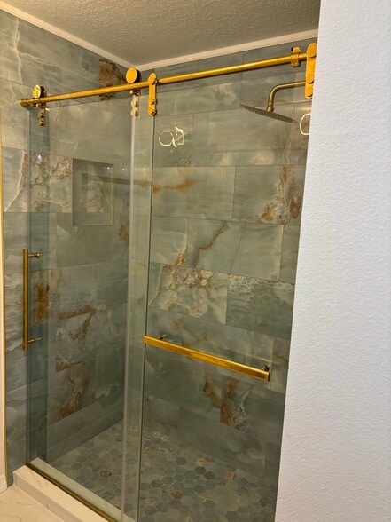 Building Photo - 501 Knights Run Ave