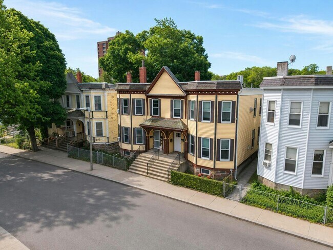Building Photo - 38-40-40 Catawba St
