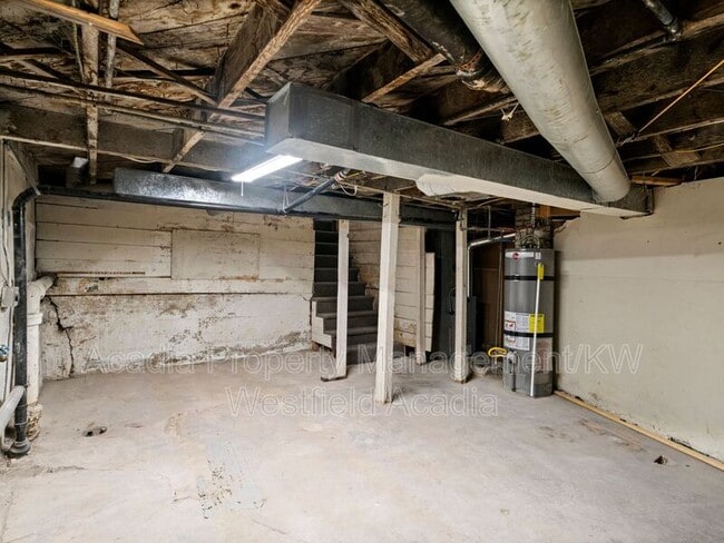 Building Photo - 3002 Porter Ave