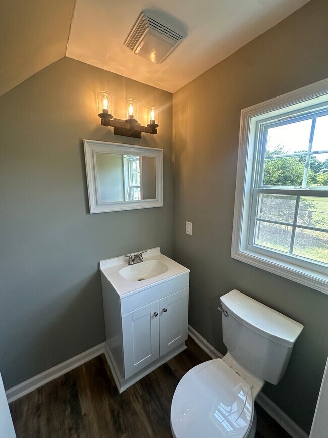 Building Photo - Tiny Home - MOVE IN SPECIAL