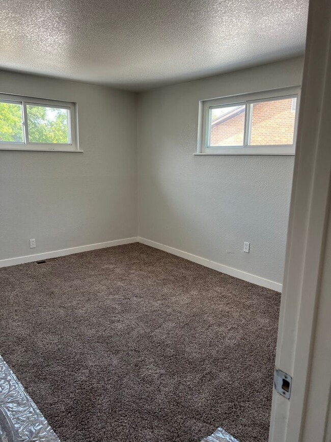 Building Photo - Rent-to-Own Ranch-Style Home in Henderson,...