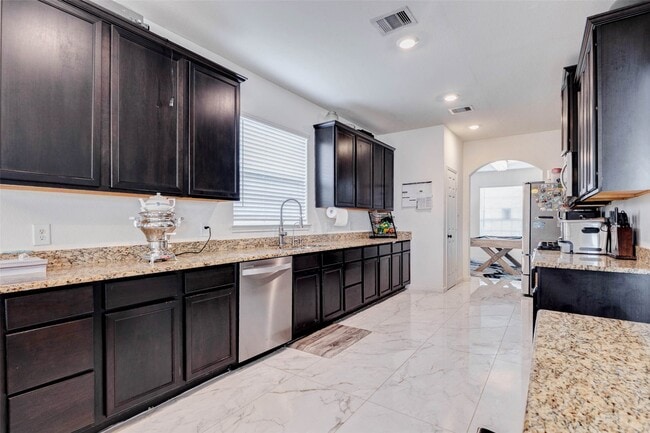 Building Photo - 22127 Roxanne Field Ln