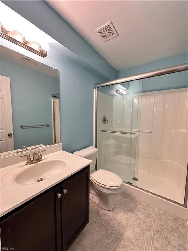 Building Photo - New Town