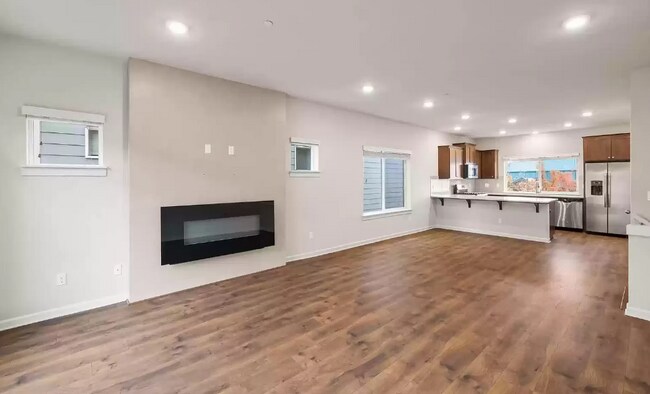 Building Photo - 459 NE Patricia Ann Pl