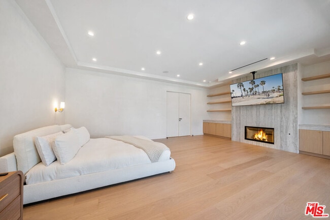 Building Photo - 12001 Crest Ct