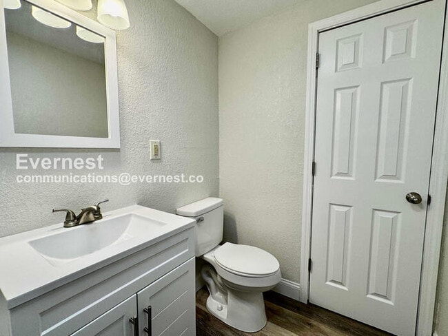 Building Photo - 813 J St NW