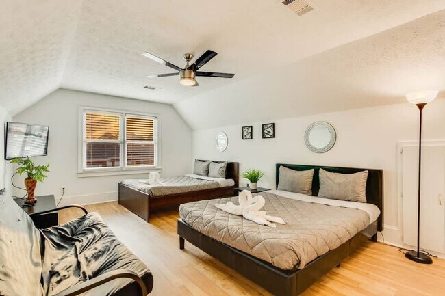 Building Photo - 1408 Aramore Dr SE