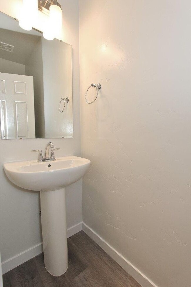 Building Photo - Immaculate & Spacious home in West Meridian