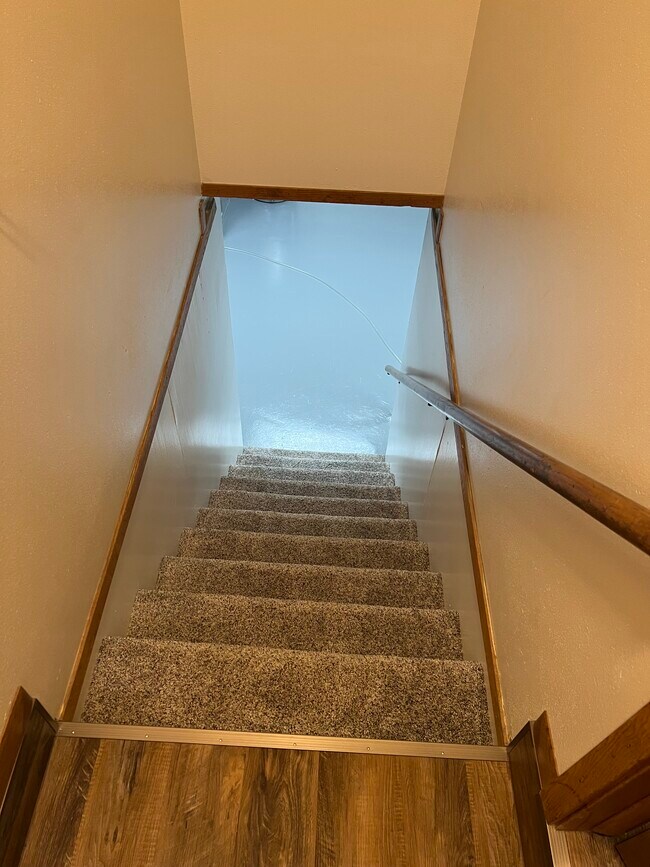 Building Photo - 1306 E Sylvan Ave