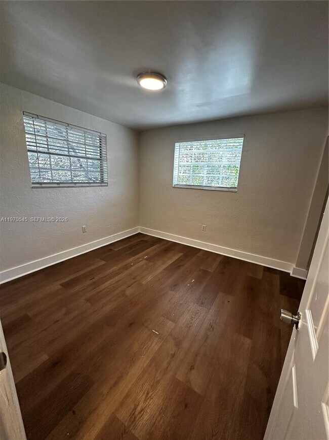 Building Photo - 5903 N Miami Ave