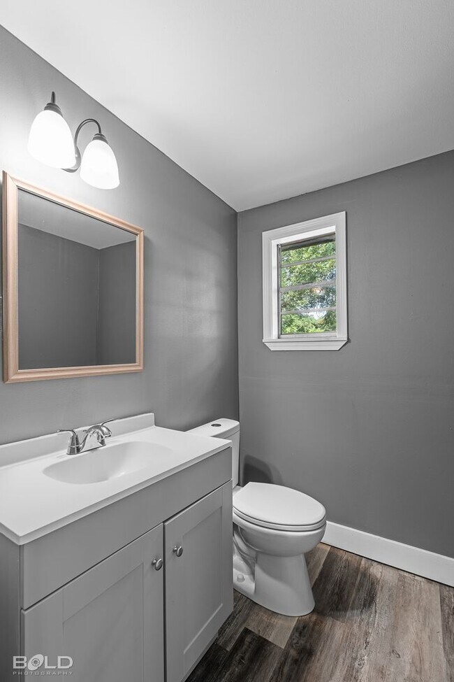 Building Photo - 1137 Schex Dr