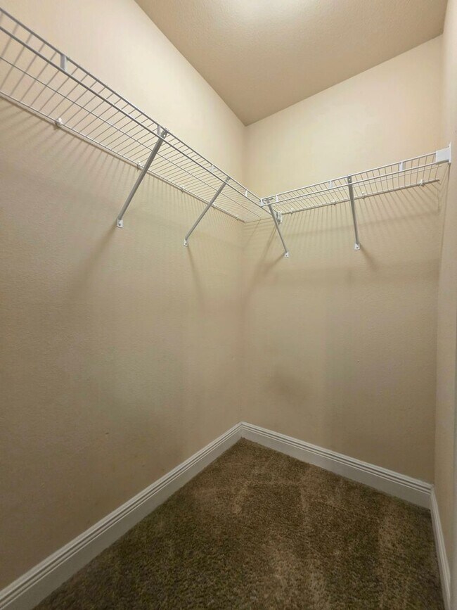 Building Photo - 14645 Birkdale Dr