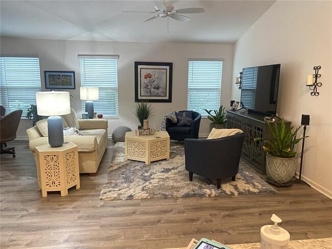 Building Photo - 3263 Sherfinski Ave