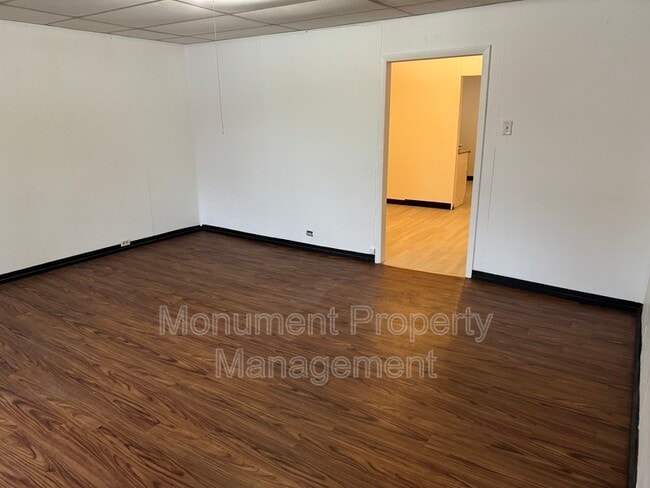 Building Photo - 8 E Church St