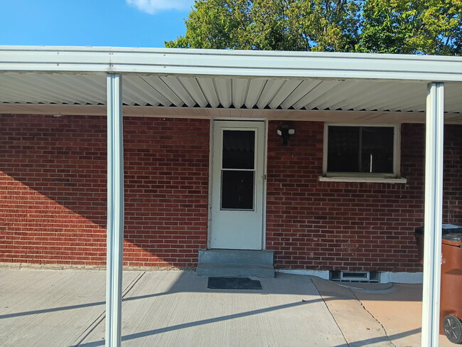 Building Photo - 8862 Zodiac Dr