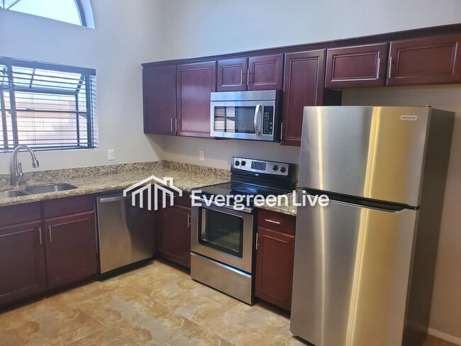 Building Photo - 5913 E Ellis St