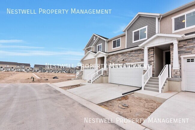 Building Photo - 1562 W State Rd