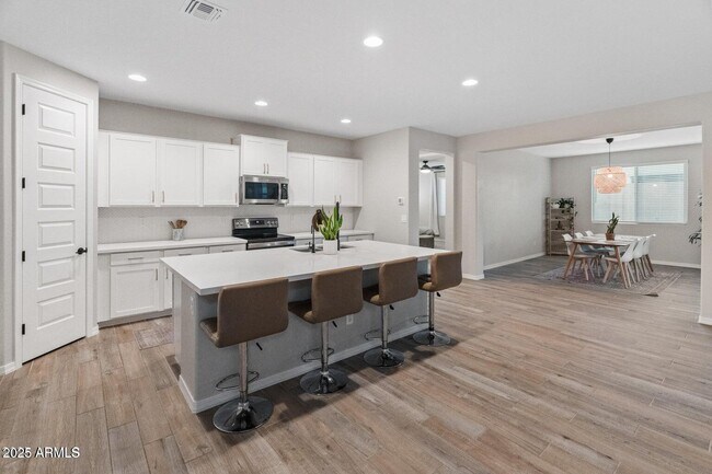 Building Photo - 14274 W Sand Hills Rd