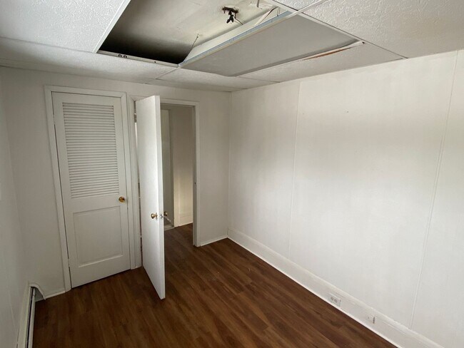 Building Photo - Single Family 3 Bedroom