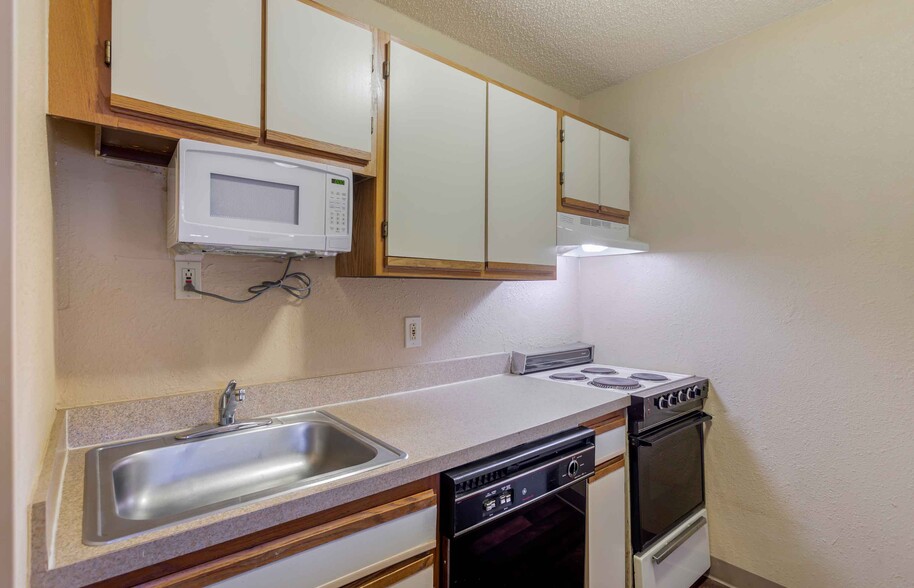 Building Photo - Furnished Studio-Richmond - Innsbrook