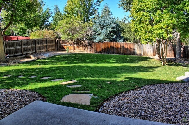 Building Photo - 3 bed 3 bath Castle Rock home walking distance to Douglas County High School