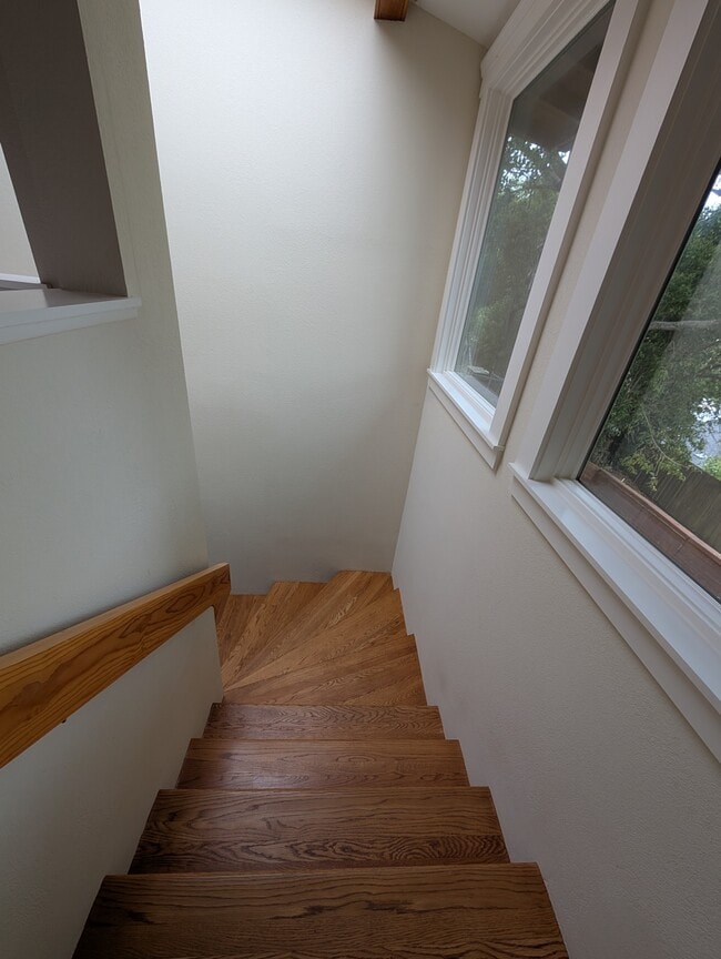 Building Photo - 6688 Estates Dr