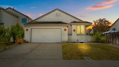 Building Photo - 957 McCoy Creek Cir