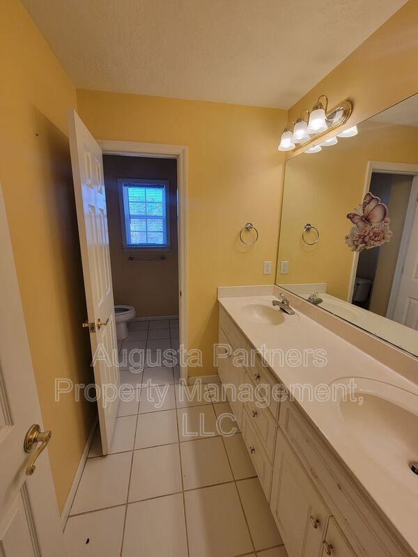 Building Photo - 4370 Wax Myrtle Ct