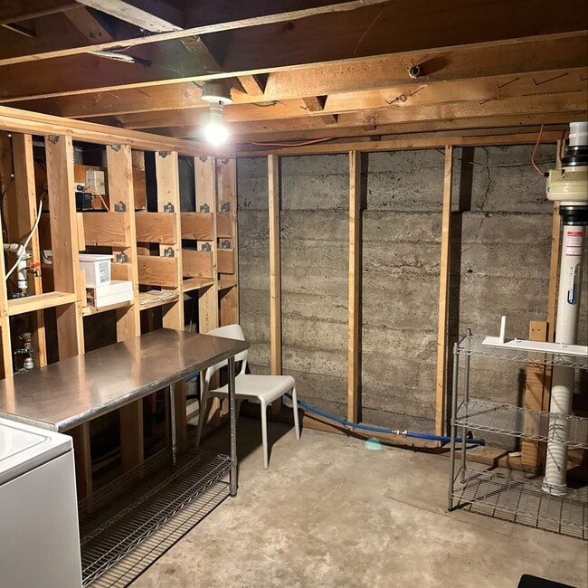 Building Photo - 45 E Simpson Ave