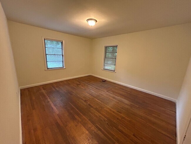 Building Photo - Brick Ranch on Unfinished Basement