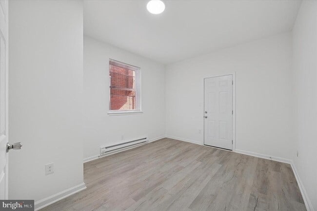 Building Photo - 705 S 60th St