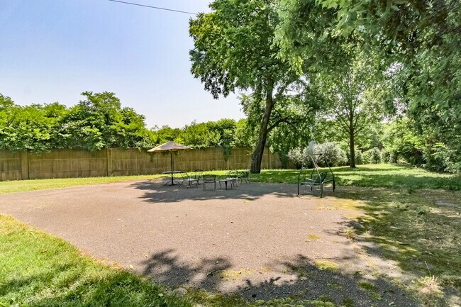 Community - 3000 Hillsboro Pike