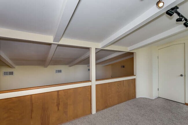 Building Photo - 3401 E Bayley St