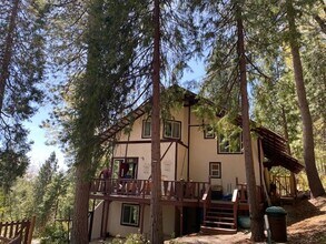 Building Photo - 14200 Tahoe View Dr