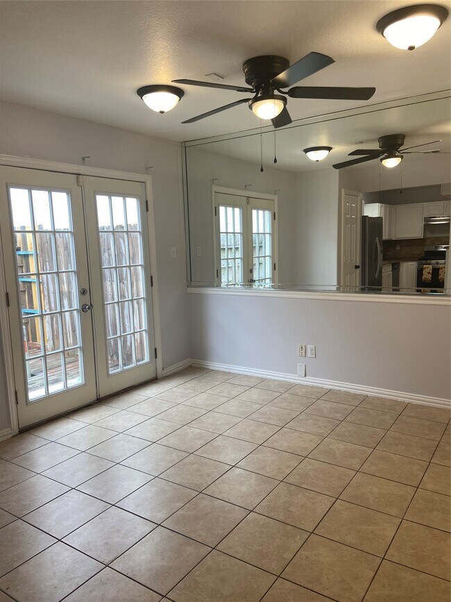 Building Photo - 3304 Twp Grove Ln