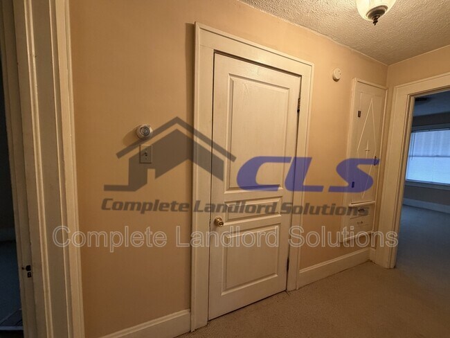 Building Photo - 2519 Cruft St