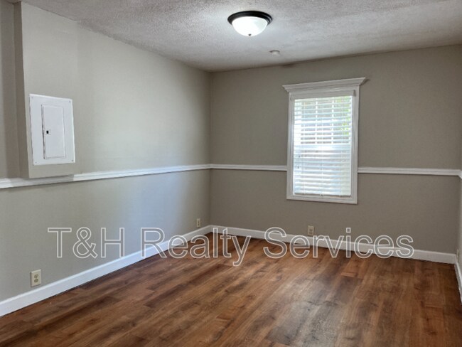 Building Photo - 8238 Wysong Dr